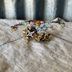 Vintage Elegant Gold & Burgundy Crest Clip-On Earrings